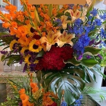 夏におすすめのスタンド花 - 東京都渋谷区の花屋｜ダナエフラワーズ